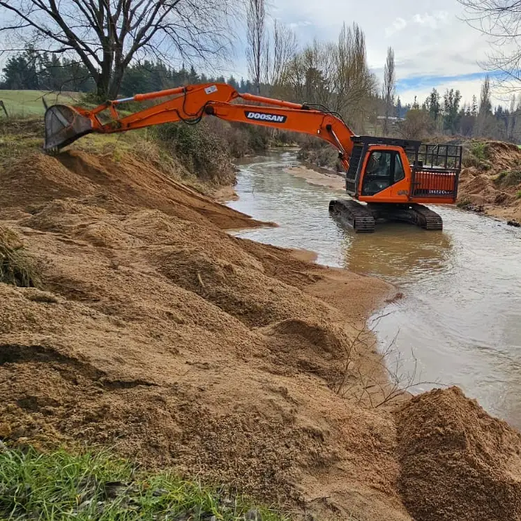 VENDIDO-MÁQUINA INDUSTRIAL DOSSAN DH 220 LC /7 AÑO 2020 - Imagen 2