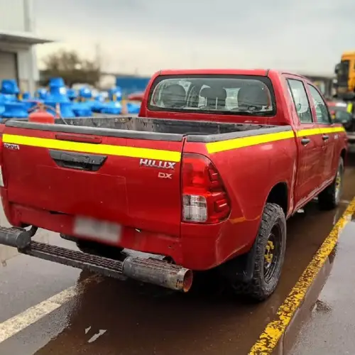TOYOTA HILUX 2.4 DIÉSEL AÑO 2023 - Imagen 2